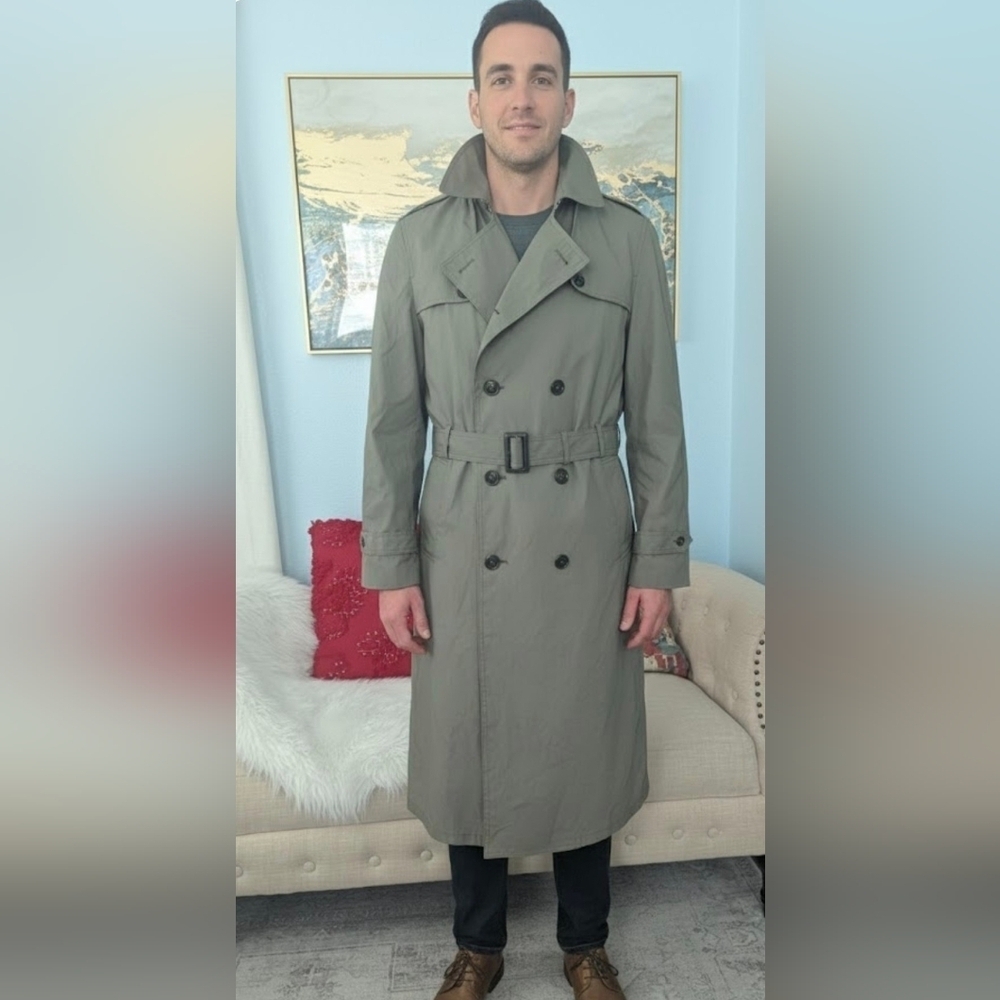 US Marine Coat All-Weather Man's Size 40 XL.